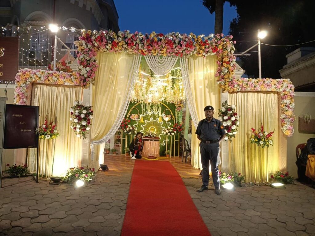 Hall Gate Near Ballygunge & Park Circus